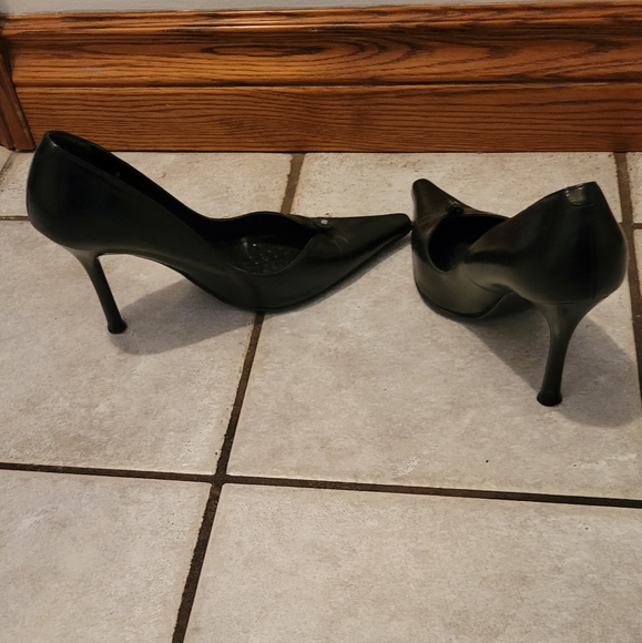 Shoes - Picture 2 of 3